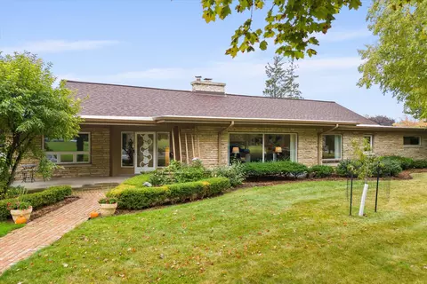 9805 W Tower Vw, Milwaukee, WI 53222