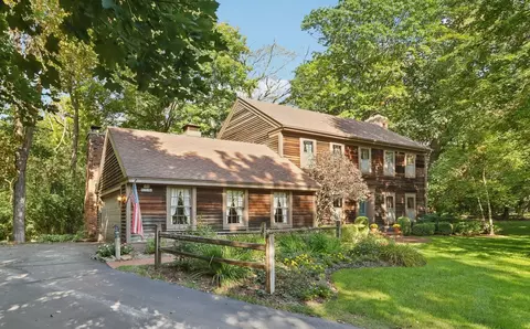 n62w29804 Stoney Hl, Merton, WI 53029