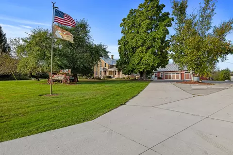 2722 Woodland, Manitowoc, WI 54220