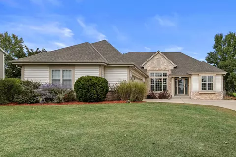 614 Stoecker Farm, Mukwonago, WI 53149