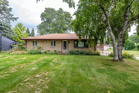 8974 S Chicago, Oak Creek, WI 53154