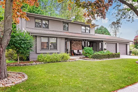 1127 Edgewood, Kewaskum, WI 53040