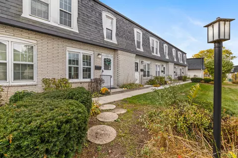 4253 W Cherrywood, Brown Deer, WI 53209