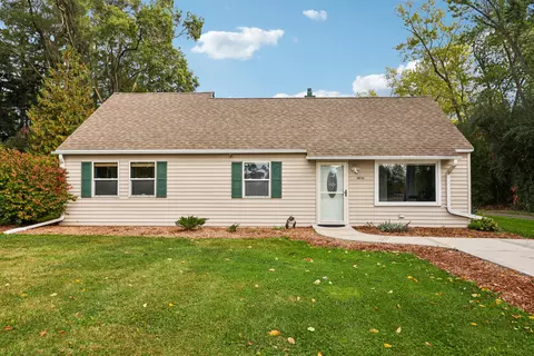 10216 N Baehr, Mequon, WI 53092