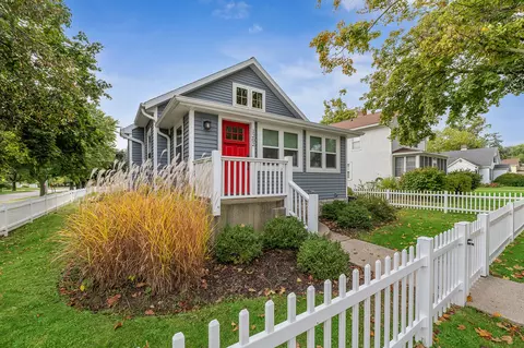 1202 Pleasant, Lake Geneva, WI 53147