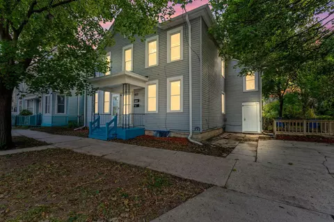 433 E Lloyd, Milwaukee, WI 53212