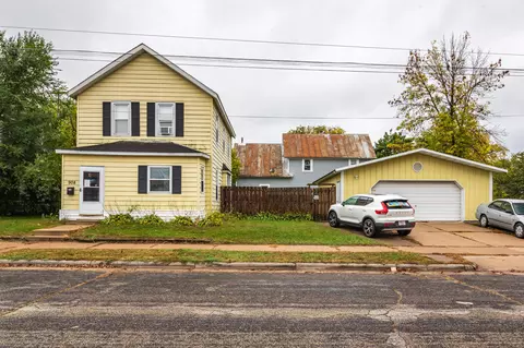 908 Gohres, La Crosse, WI 54603