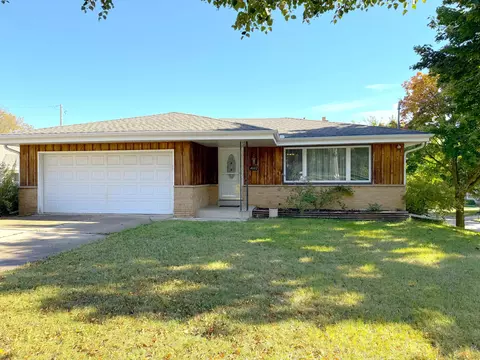 4602 N 118th, Wauwatosa, WI 53225