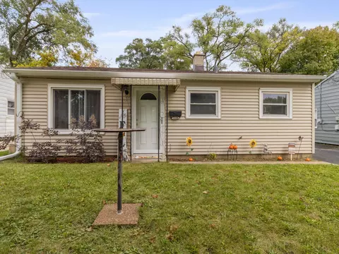 1609 Murray, Waukesha, WI 53186