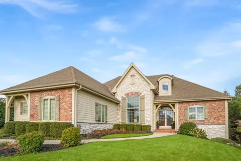 w207n5558 Carters Xing, Menomonee Falls, WI 53051