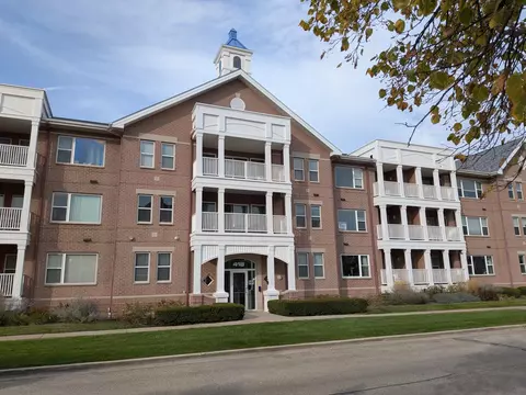 418 56th #214, Kenosha, WI 53140
