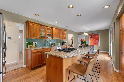 2480 Lionel, Brookfield, WI 53045