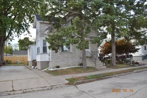 4048 10th, Kenosha, WI 53140