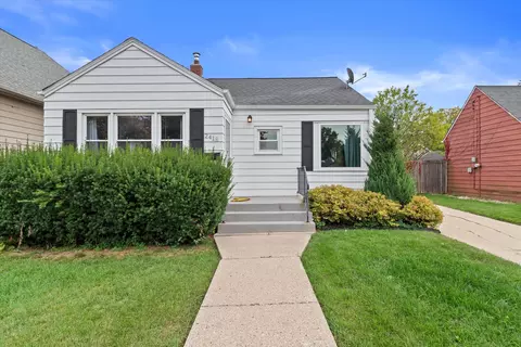 2418 S 77th, West Allis, WI 53219