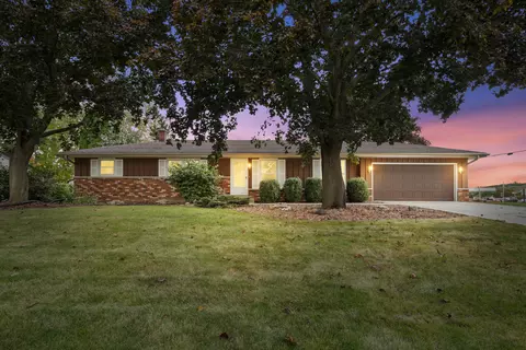 10130 W Scepter, Franklin, WI 53132