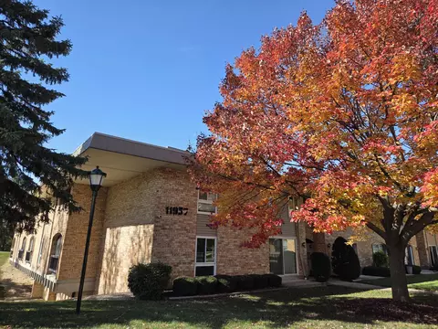 11957 W Appleton #14, Milwaukee, WI 53224