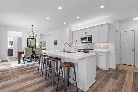 757 Bridlewood, Hartford, WI 53027