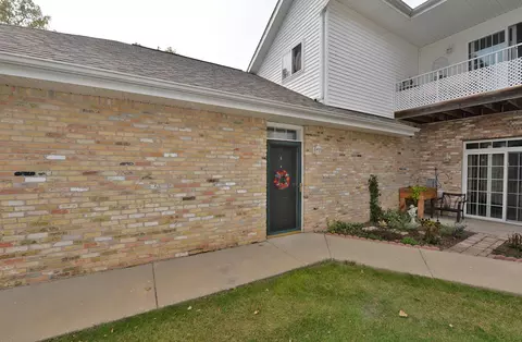 4249 Taylor Hbr #6, Mount Pleasant, WI 53406