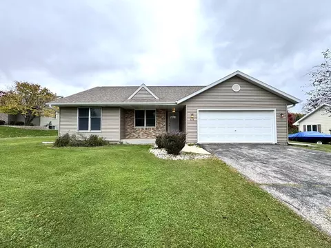 222 Granary, Hartland, WI 53029
