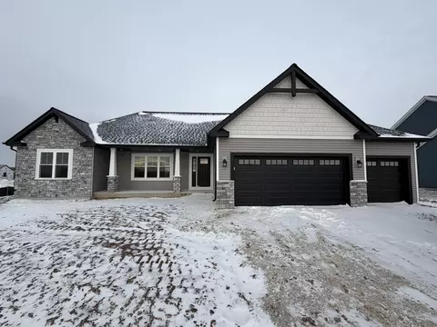 1742 Whalen, Oconomowoc, WI 53066