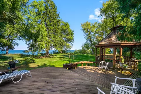 9604 N N Lk, Bayside, WI 53217