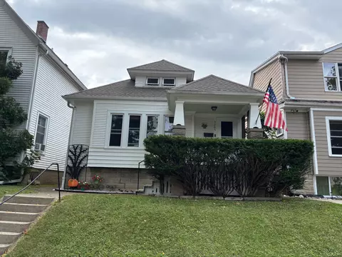 3265 S New York, Milwaukee, WI 53207