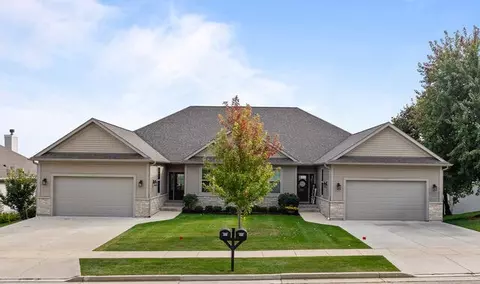 460 S Stone Rdg #480, Lake Geneva, WI 53147
