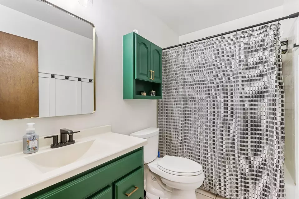 Bath - 2808 Comanche, Waukesha, WI 53188 photo 1 of 3