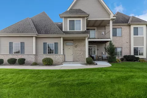 1349 Rose #62, Waukesha, WI 53186