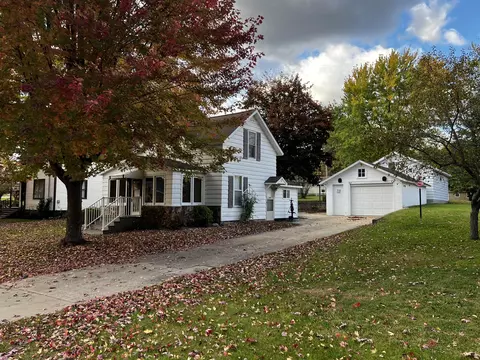 302 E Park, Neshkoro, WI 54960