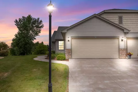 664 Farmstead, Slinger, WI 53086