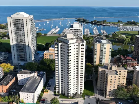 1633 N Prospect #21B, Milwaukee, WI 53202