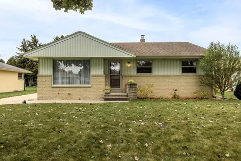 7429 W Ohio, Milwaukee, WI 53219