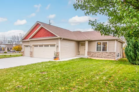 501 Cobblestone, Watertown, WI 53094