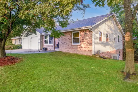 1803 Hilltop, West Bend, WI 53095