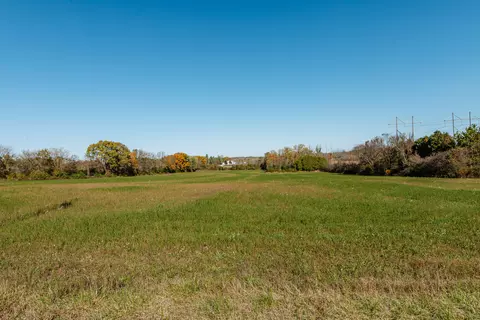 Lt1 Decorah, Trenton, WI 53095
