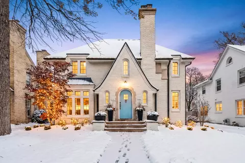 6054 N Bay Rdg, Whitefish Bay, WI 53217