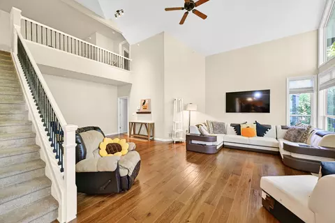 14241 W Waterford Sq, New Berlin, WI 53151