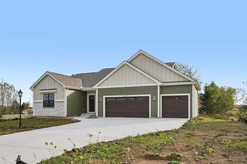 w149n11982 Red Holly, Germantown, WI 53022