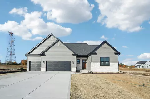 465 Sandstone, Slinger, WI 53086
