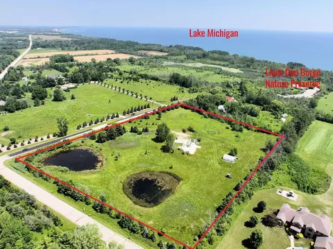 585 High Blf, Grafton, WI 53024