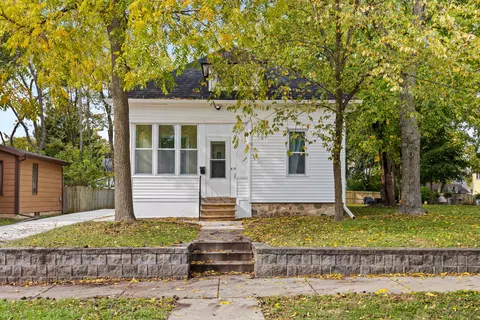 214 S West, Waukesha, WI 53186