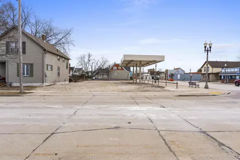 2023 Washington, Two Rivers, WI 54241