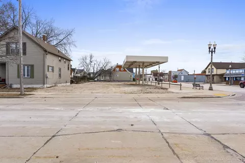 2023 Washington, Two Rivers, WI 54241