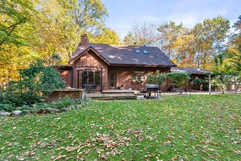 w4885 Valley Heights Drive, Fredonia, WI 53021