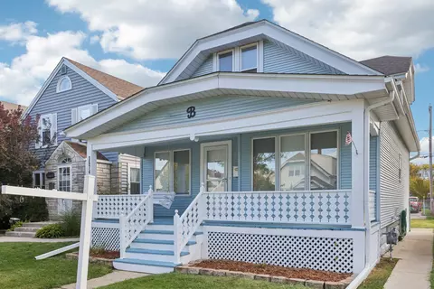 3674 S Ahmedi, Saint Francis, WI 53235