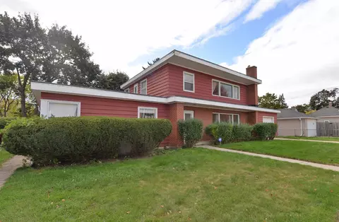 2711 Gilson, Racine, WI 53403