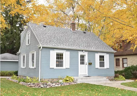 n57w6784 Center, Cedarburg, WI 53012