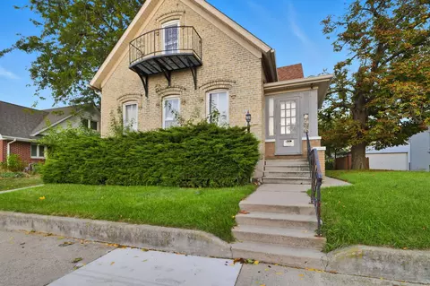 1925 N Main, Racine, WI 53402