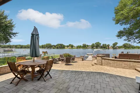 3362 S S Shr, Richfield, WI 53033